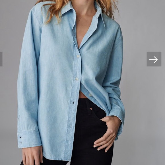 Aritzia Tops - Aritzia Denim Forum The Jane long sleeve shirt Button Down chambray size medium